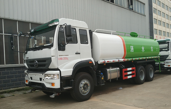 重汽斯太爾后雙橋20噸灑水車