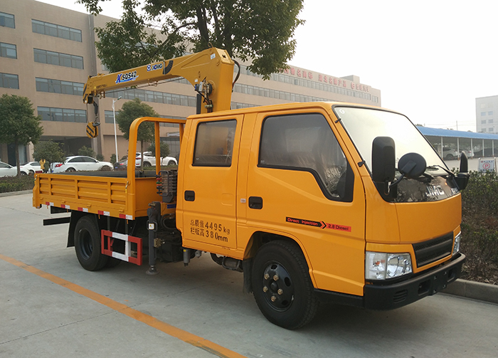 江鈴雙排隨車起重運輸車