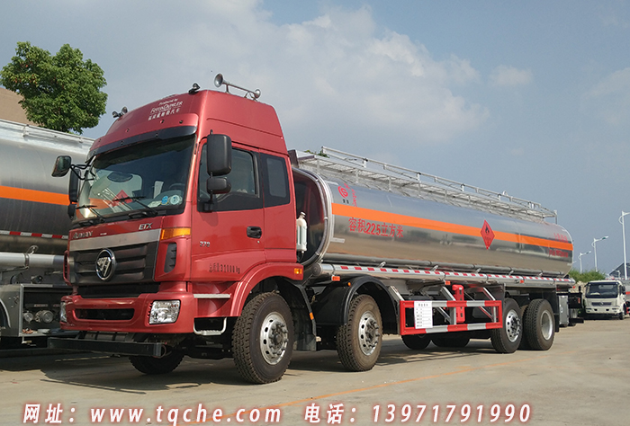 歐曼8*2（前四后六）油罐車(chē)營(yíng)運(yùn)安全達(dá)標(biāo)已下達(dá)